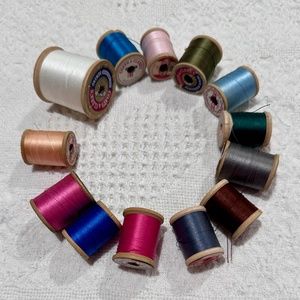 Vintage thread/wood spools: 12 small, 1 large, various colors